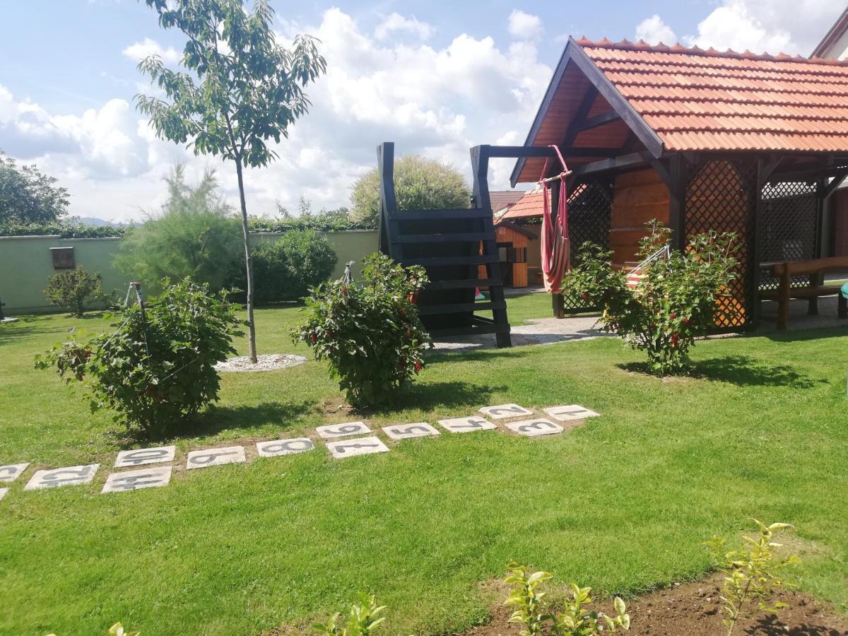 Penzion Kozak B&B Sebedražie Exteriör bild