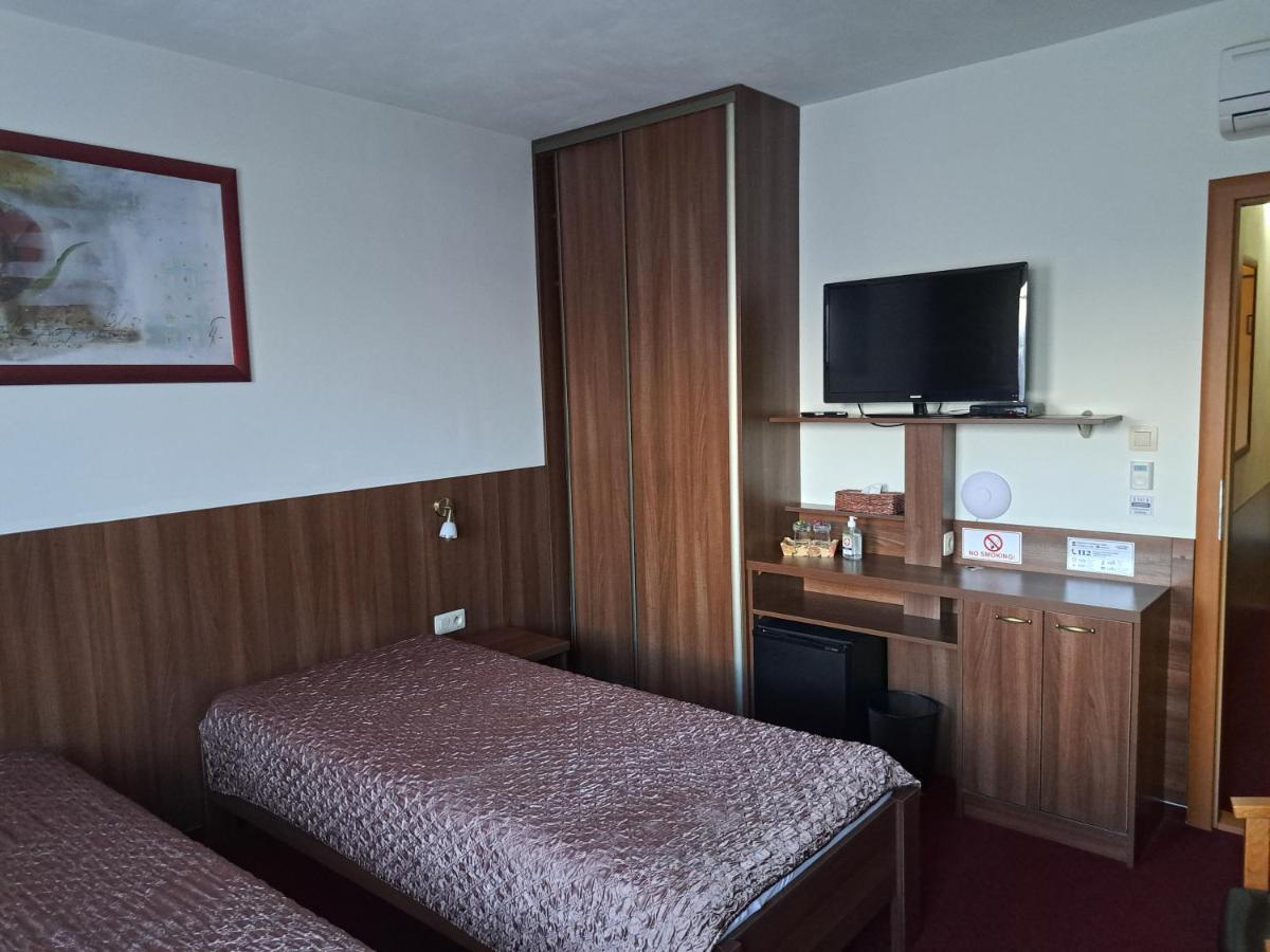 Penzion Kozak B&B Sebedražie Exteriör bild