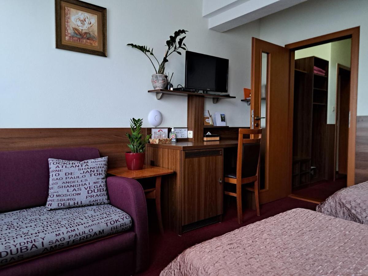 Penzion Kozak B&B Sebedražie Exteriör bild