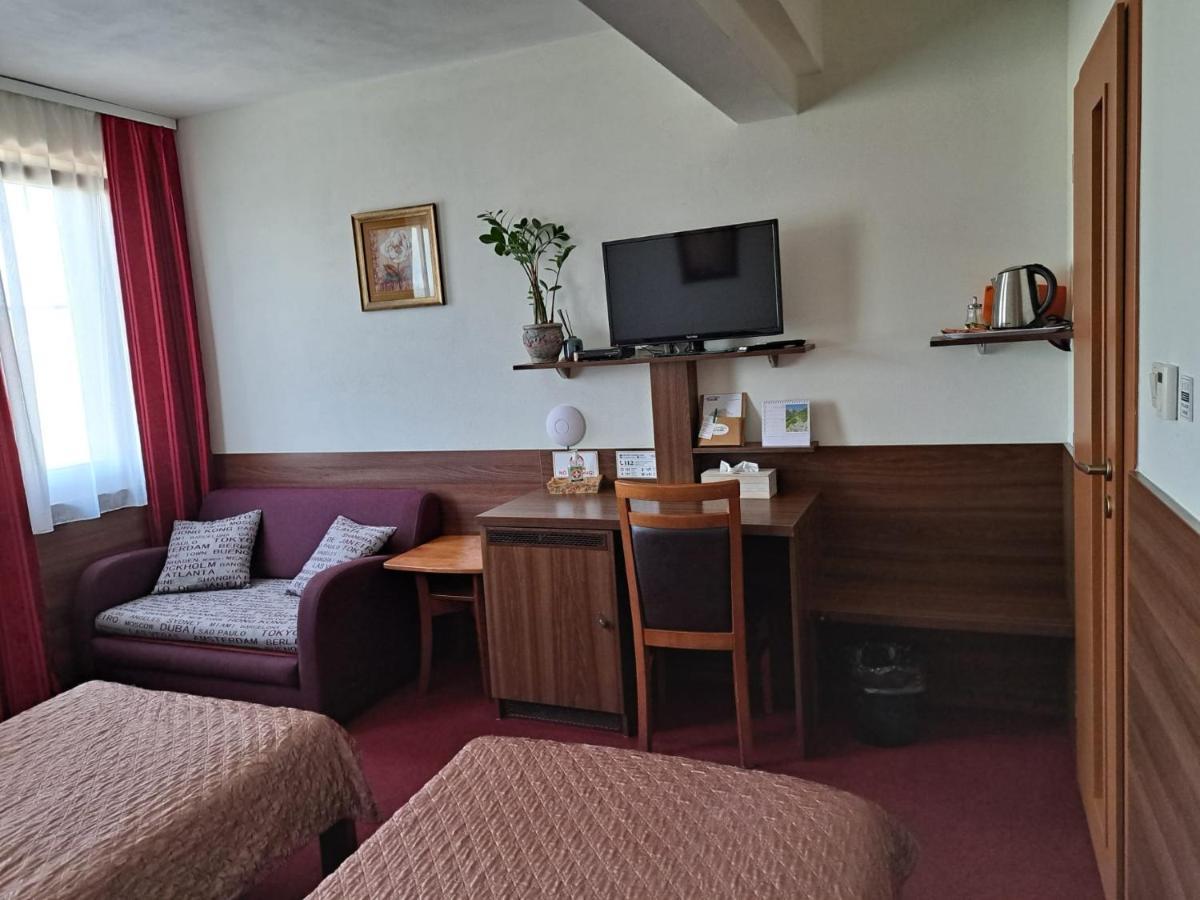 Penzion Kozak B&B Sebedražie Exteriör bild